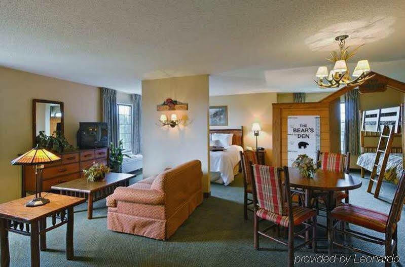 Hampton Inn Kansas City The Legends Dış mekan fotoğraf