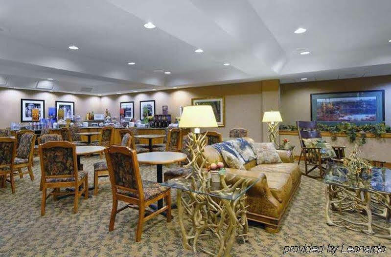 Hampton Inn Kansas City The Legends Dış mekan fotoğraf